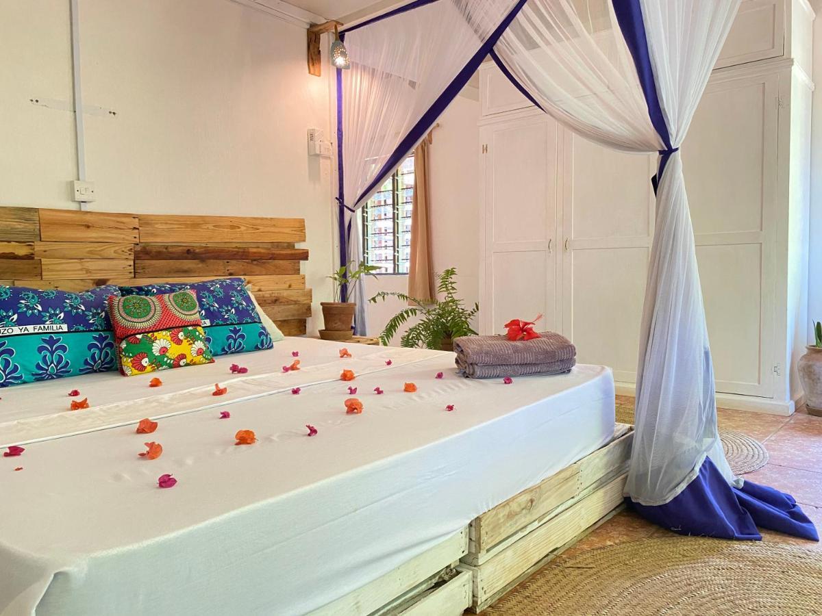 Salty'S Kitesurf Village Kilifi Exterior photo