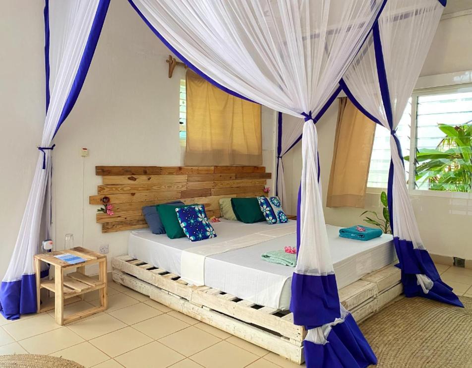 Salty'S Kitesurf Village Kilifi Exterior photo
